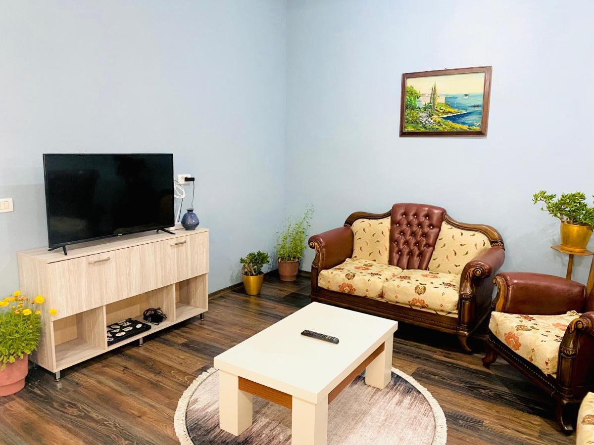 Kb Downtown Gjirokaster Apartment ภายนอก รูปภาพ